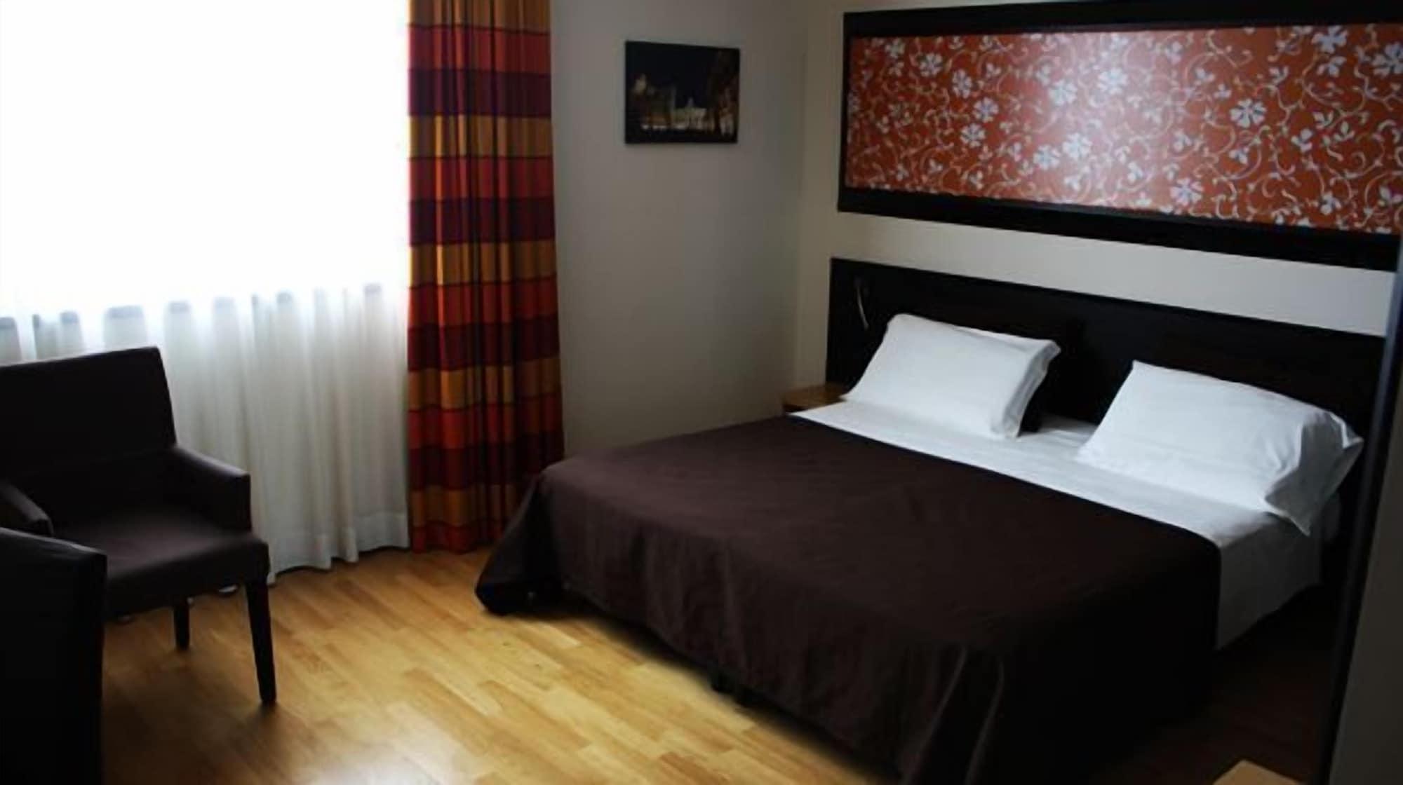 Sanlu Hotel Serrano Extérieur photo