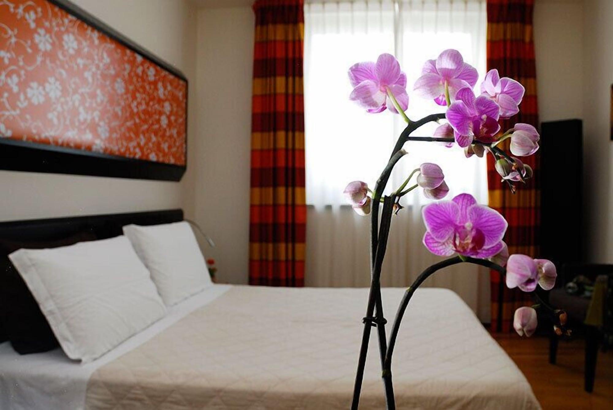 Sanlu Hotel Serrano Extérieur photo