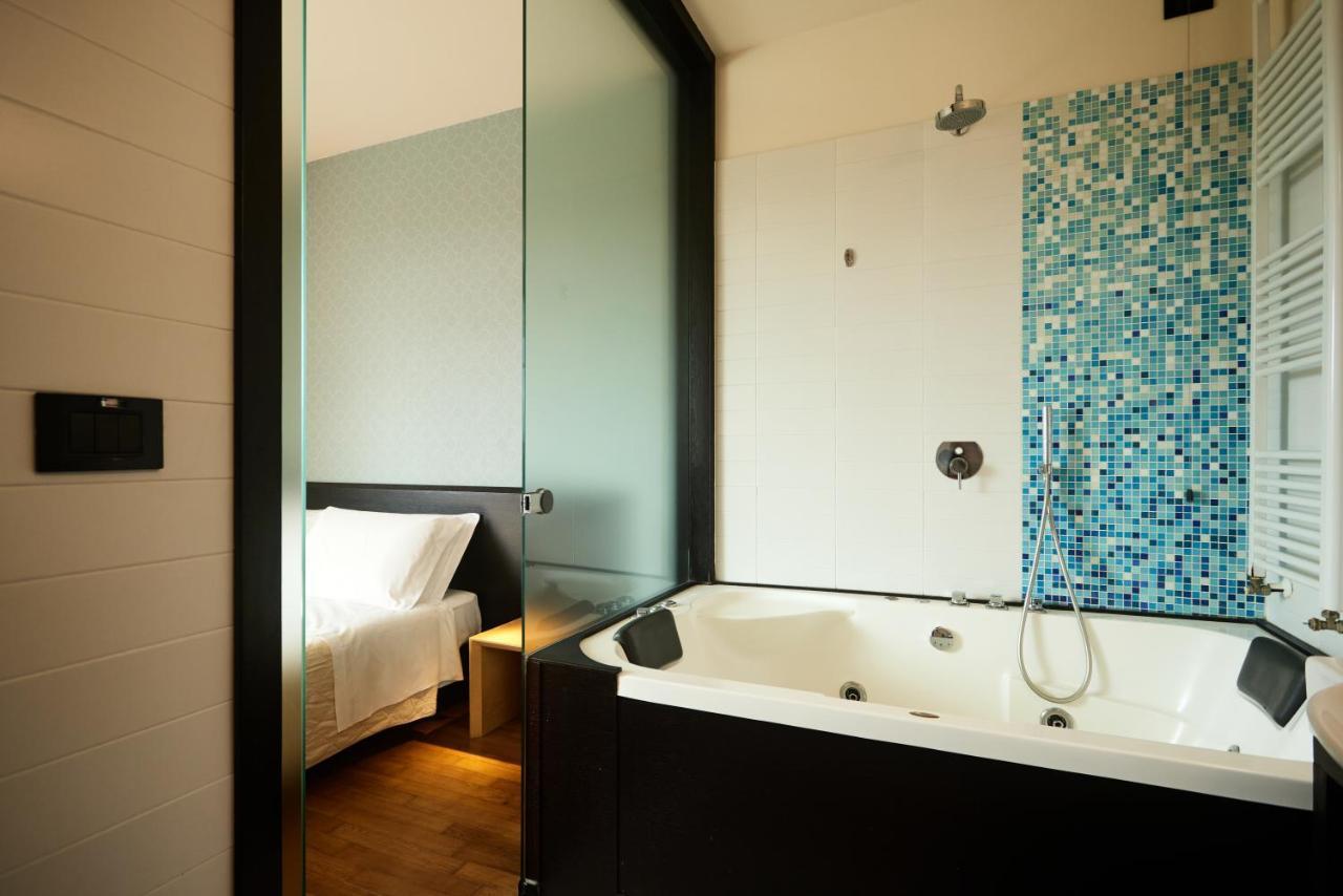 Sanlu Hotel Serrano Extérieur photo