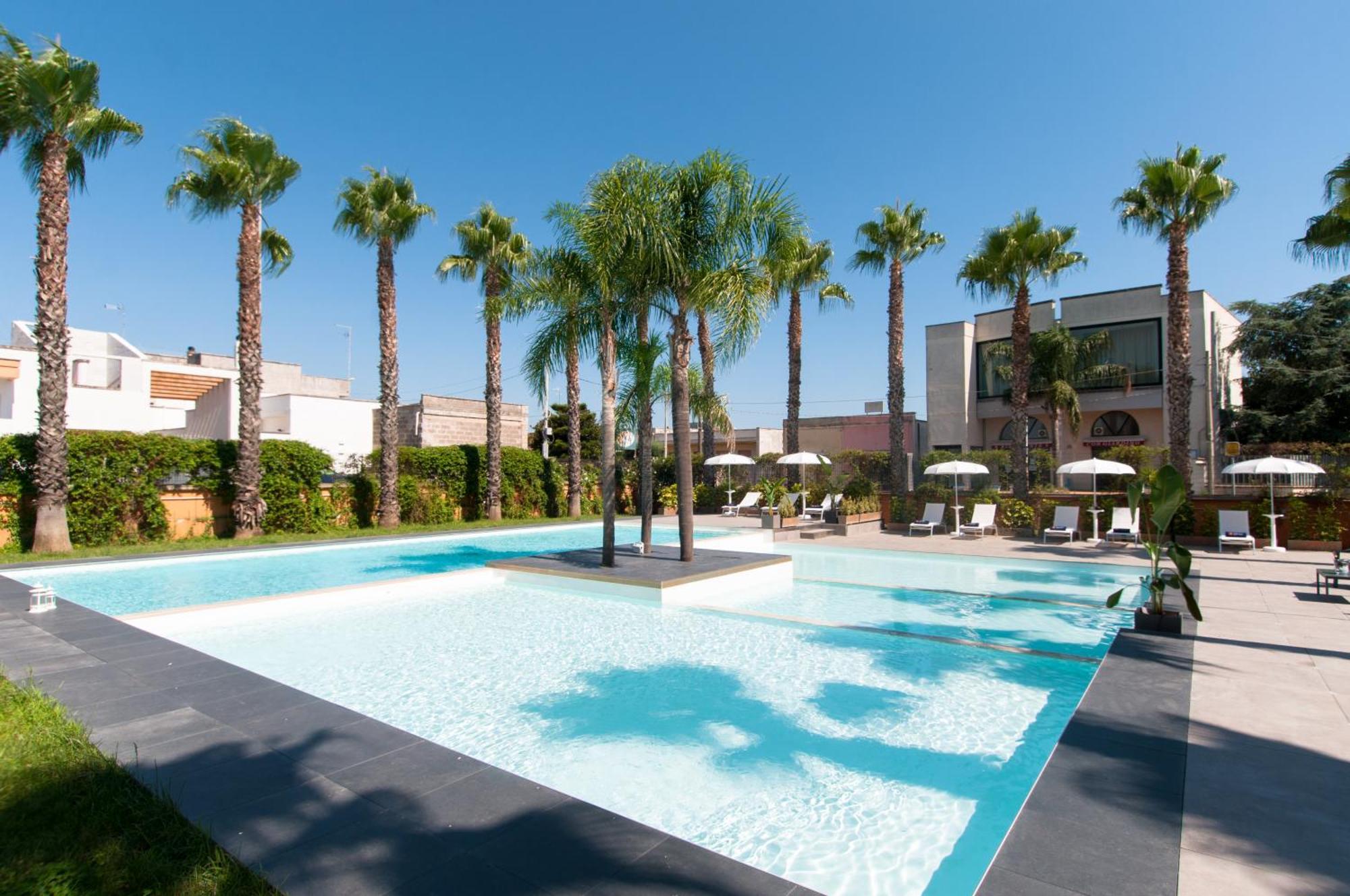 Sanlu Hotel Serrano Extérieur photo