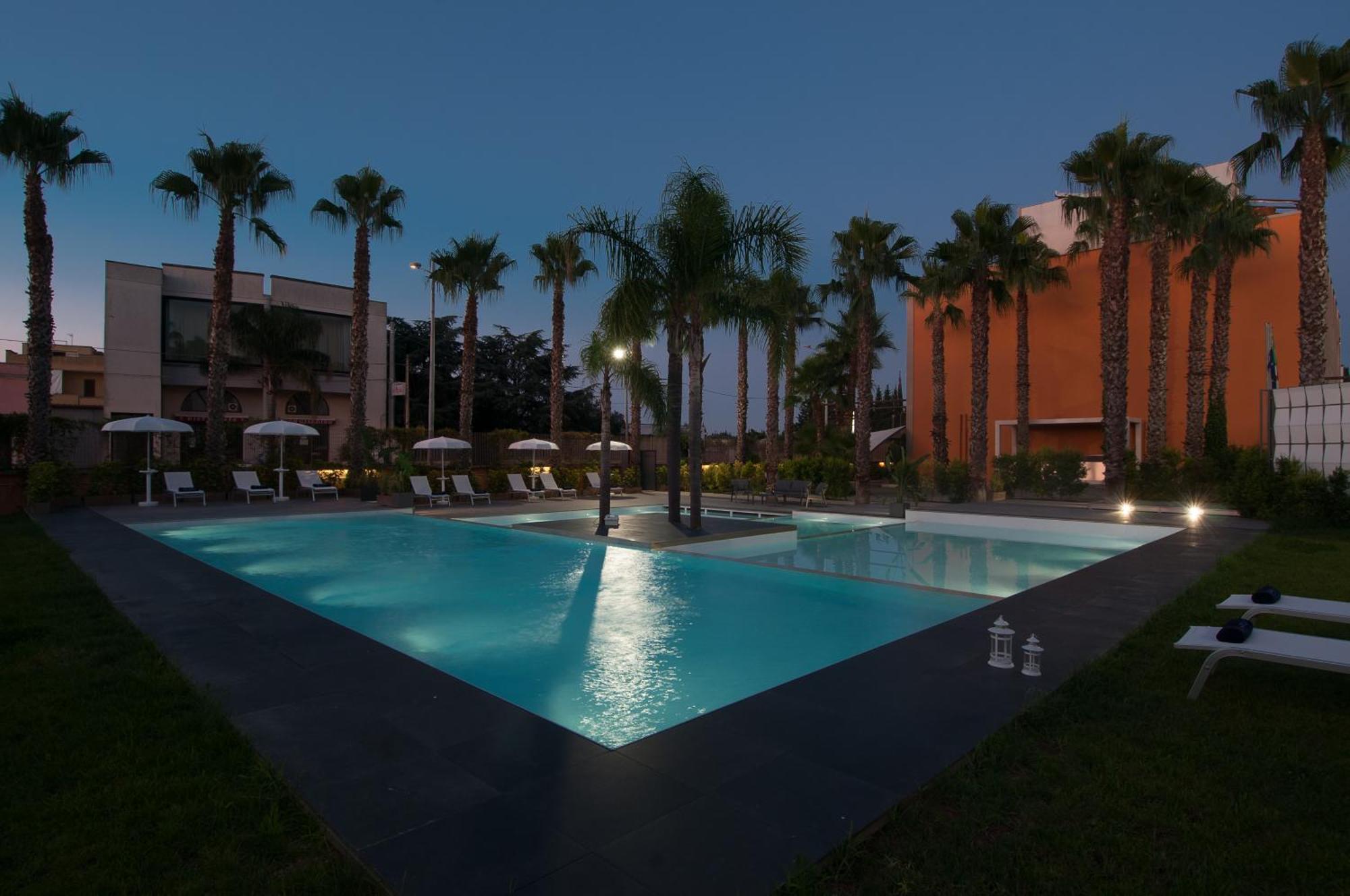 Sanlu Hotel Serrano Extérieur photo
