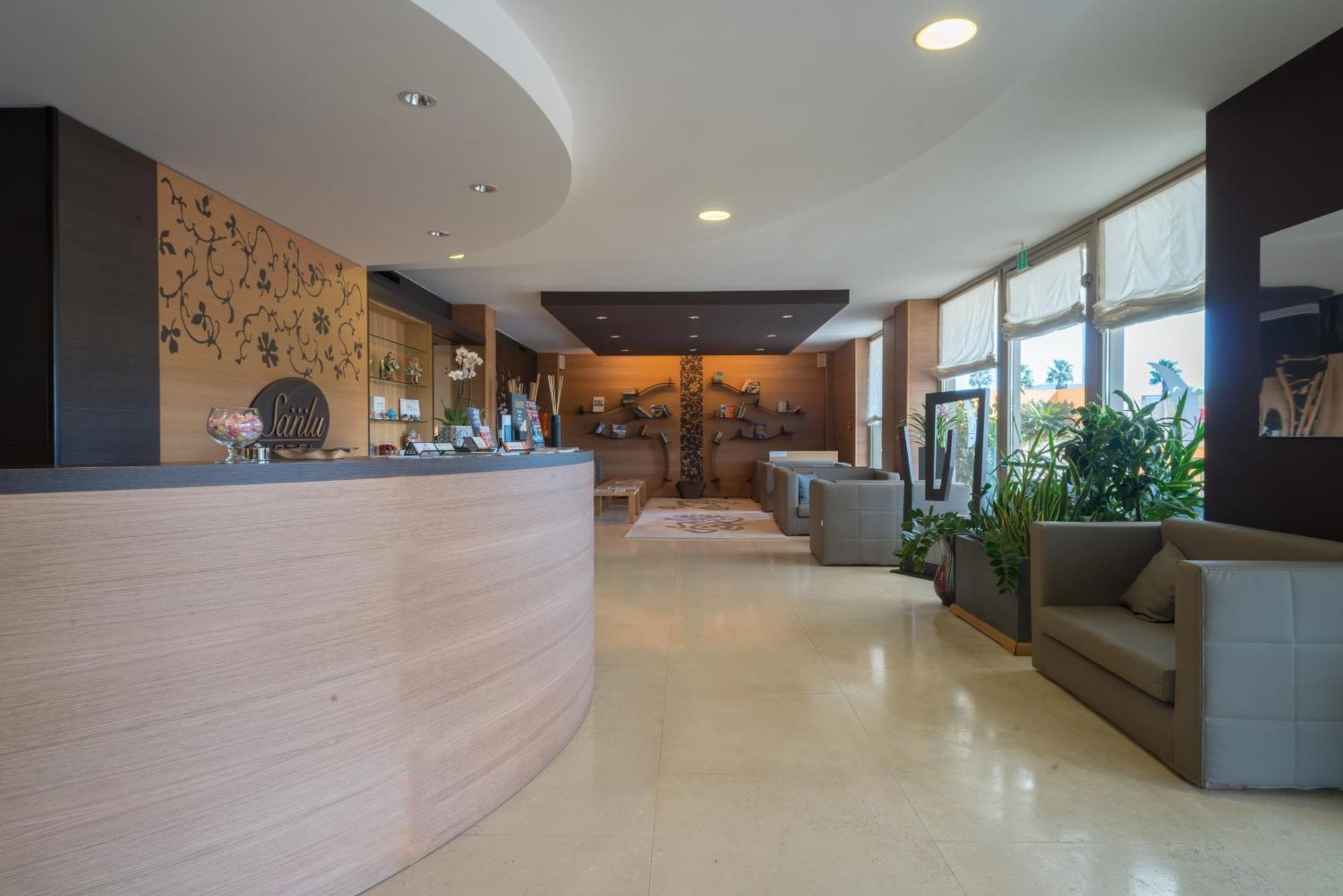 Sanlu Hotel Serrano Extérieur photo