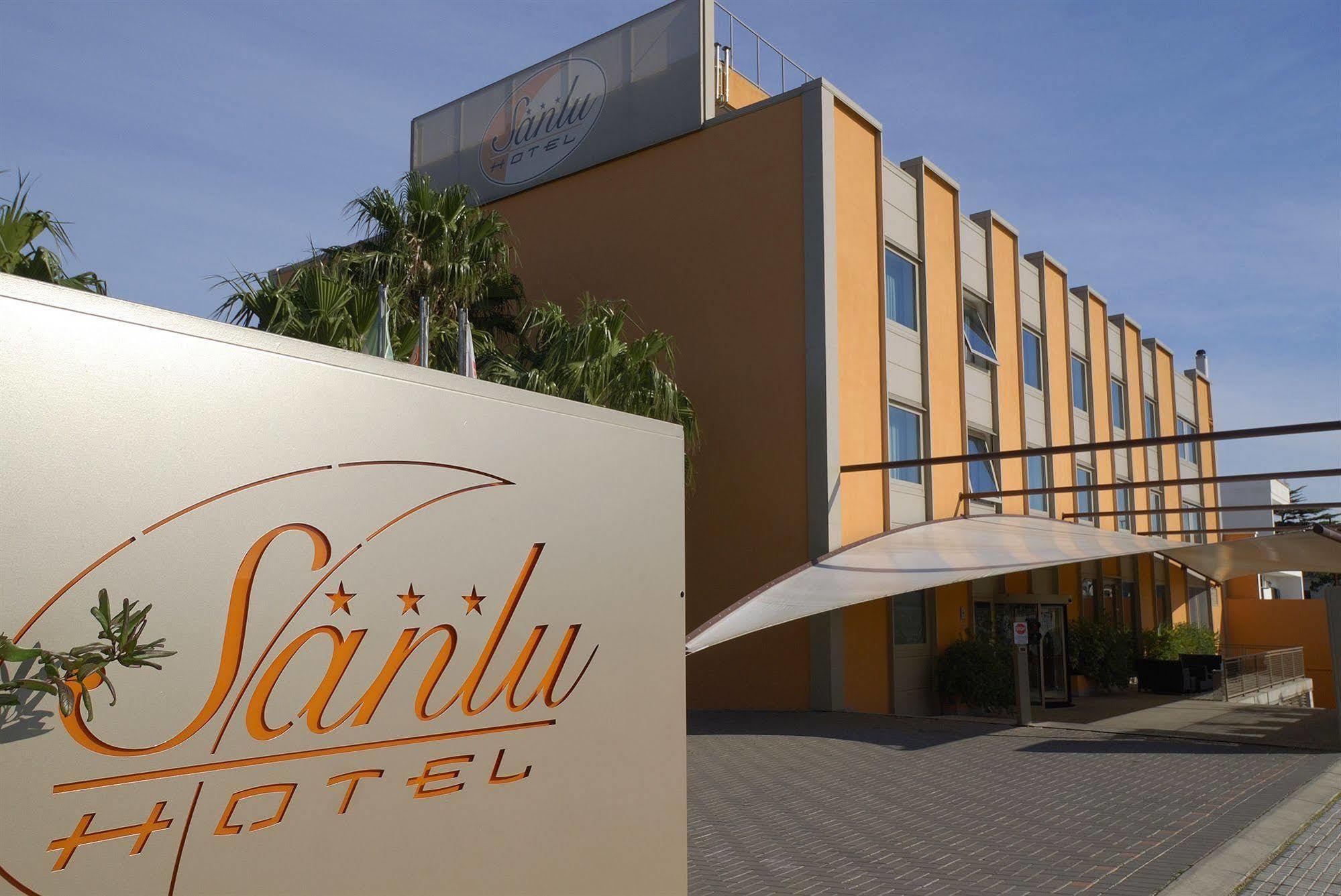 Sanlu Hotel Serrano Extérieur photo