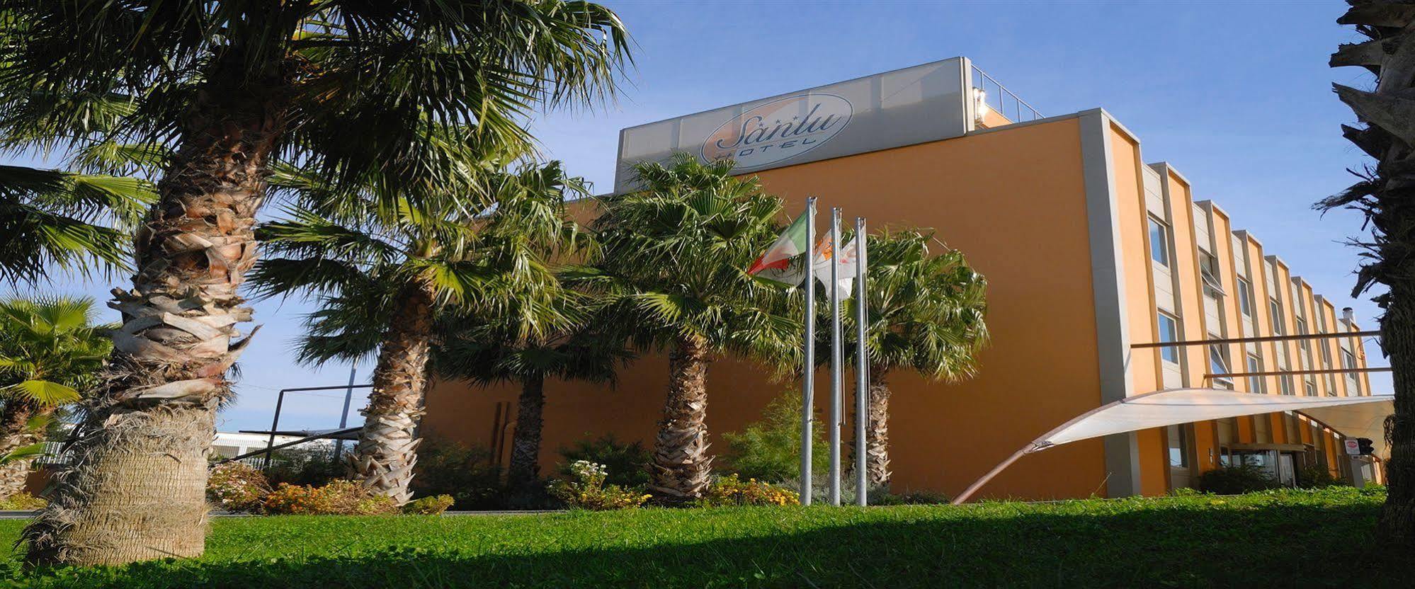Sanlu Hotel Serrano Extérieur photo